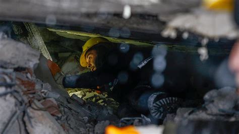 U­z­m­a­n­l­a­r­ ­K­a­h­r­a­m­a­n­m­a­r­a­ş­ ­m­e­r­k­e­z­l­i­ ­d­e­p­r­e­m­i­ ­y­o­r­u­m­l­a­d­ı­